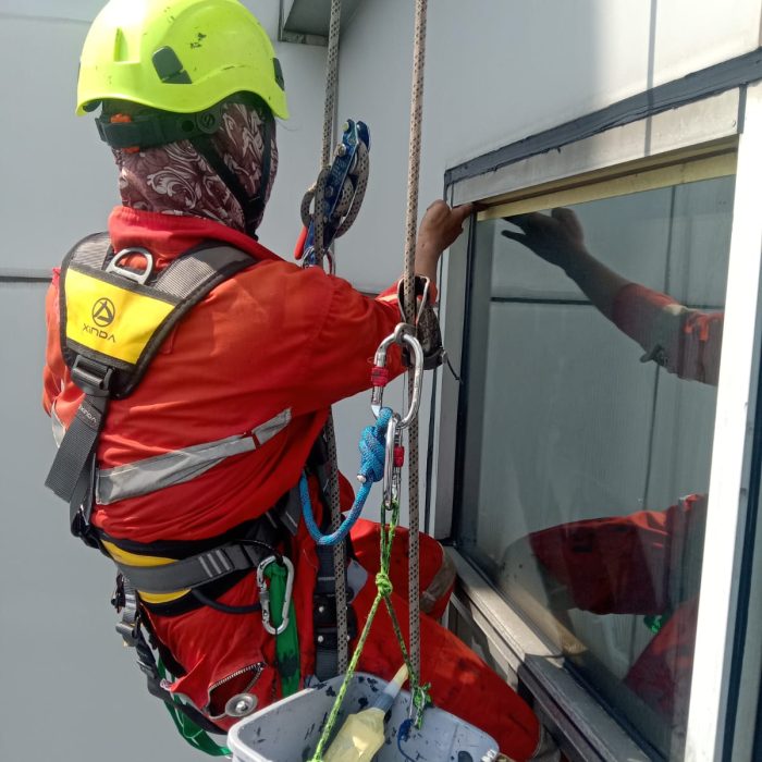 Jasa Sealant Kaca Gedung